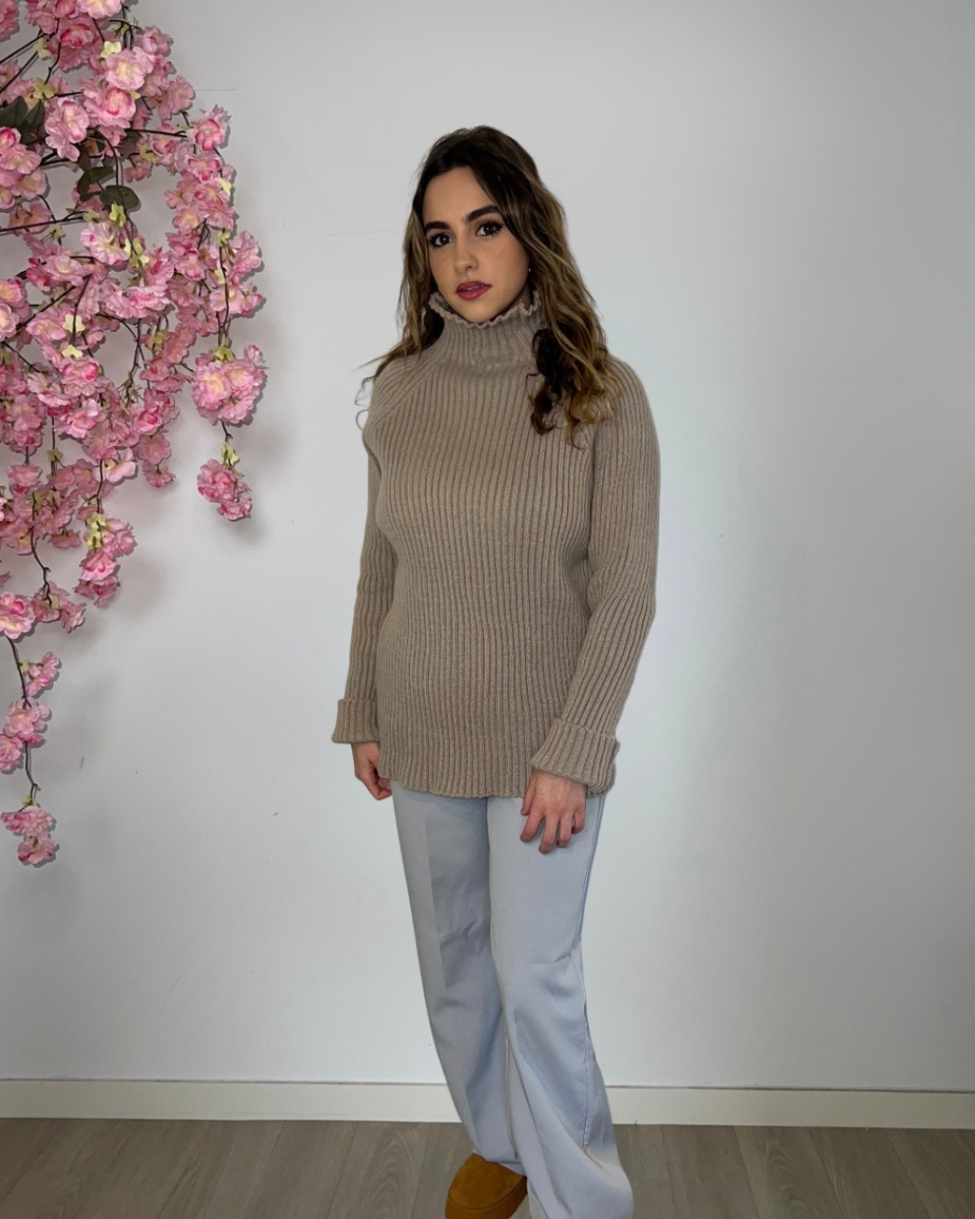 Pull Col Roulé Moderne – Taupe